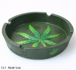 Aschenbecher Kannabis