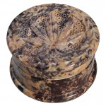 Moulins à Herbes cannabis Soapstone Cylinder Herb Grinder - Carved Pot Leaf Lid - 2-part